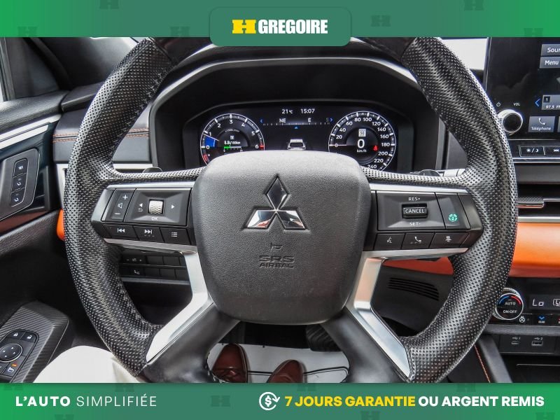 Mitsubishi Outlander 2023 Gris Blainville - photo #17