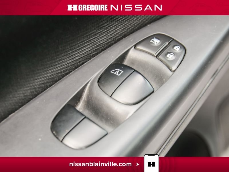 Nissan Sentra 2017 Blanc Laval - photo #12
