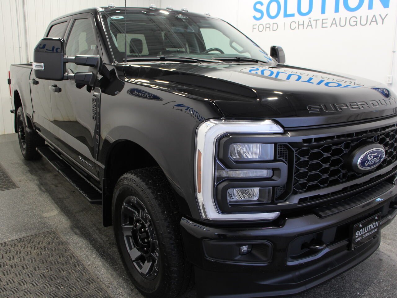 2024 Ford Super Duty F-250 SRW LARIAT F250 LARIAT CREW CAB Black Châteauguay - photo #1