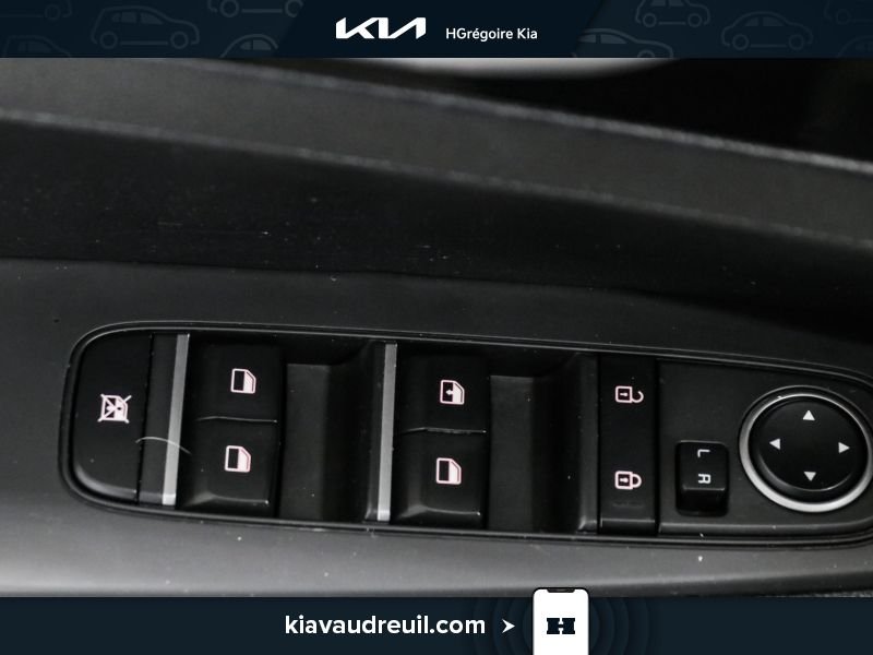 2023 Kia Forte Grey Blainville - photo #10