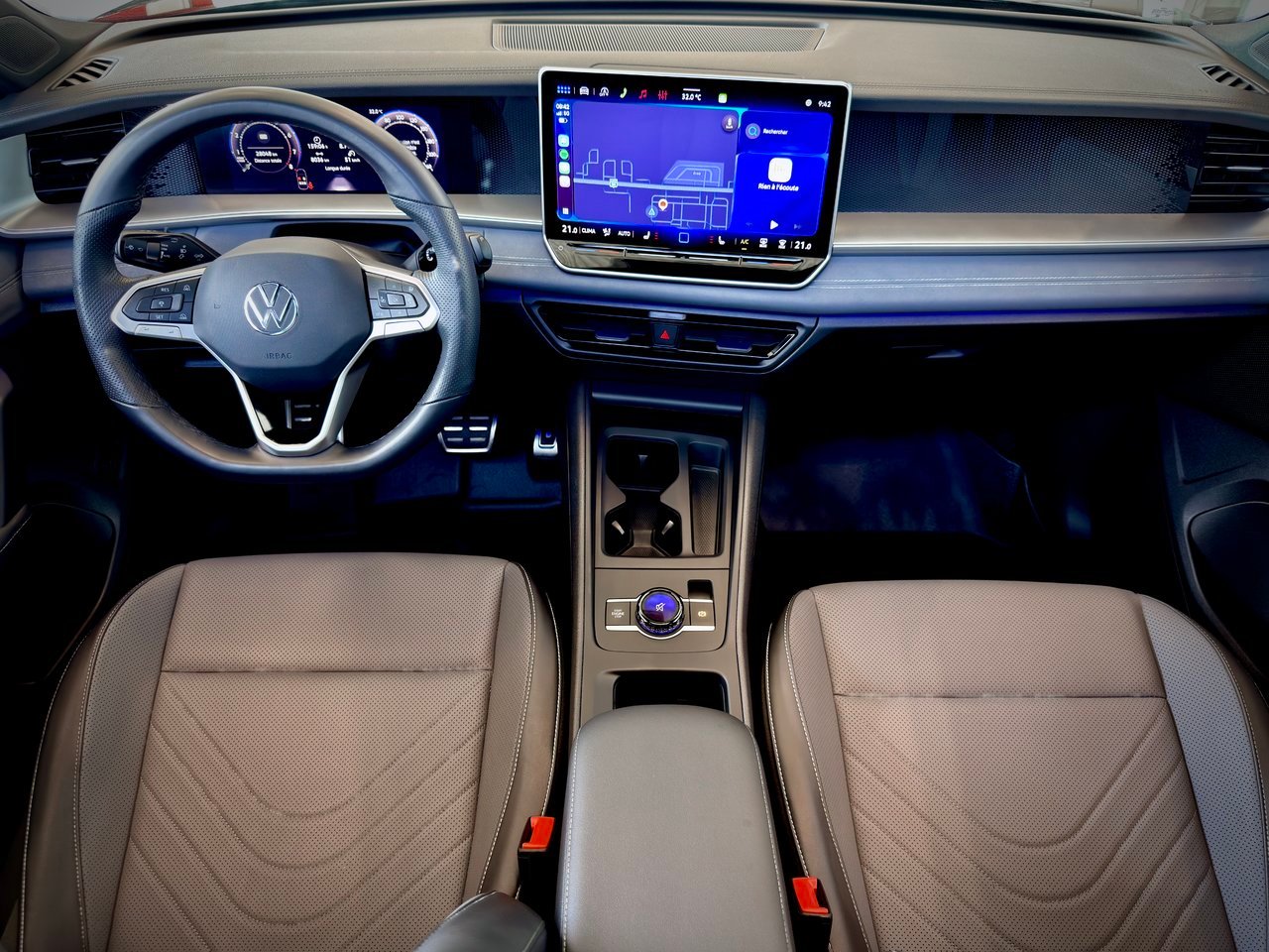 2026 Volkswagen Tiguan Black Notre-Dame-des-Prairies - photo #17