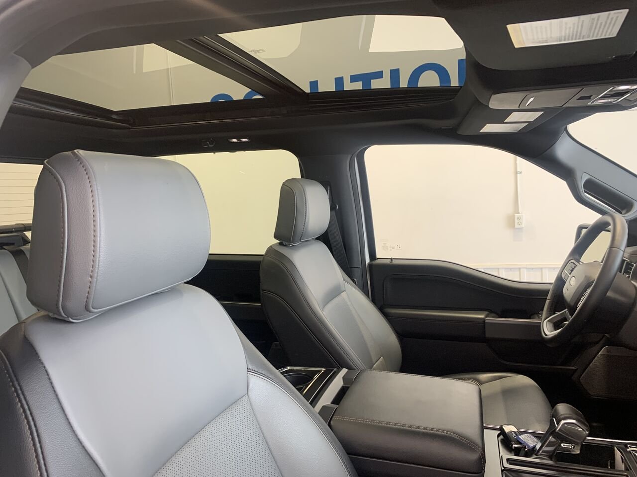 Ford F-150 Lightning LIGHTNING LARIAT CREW CAB 2025 Blanc Châteauguay - photo #10