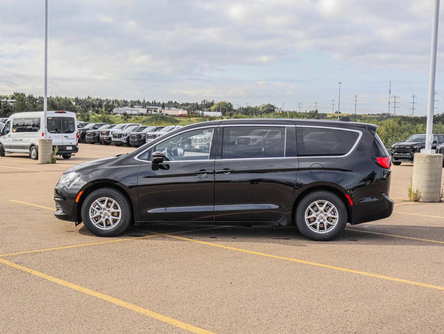 2025 Chrysler Grand Caravan