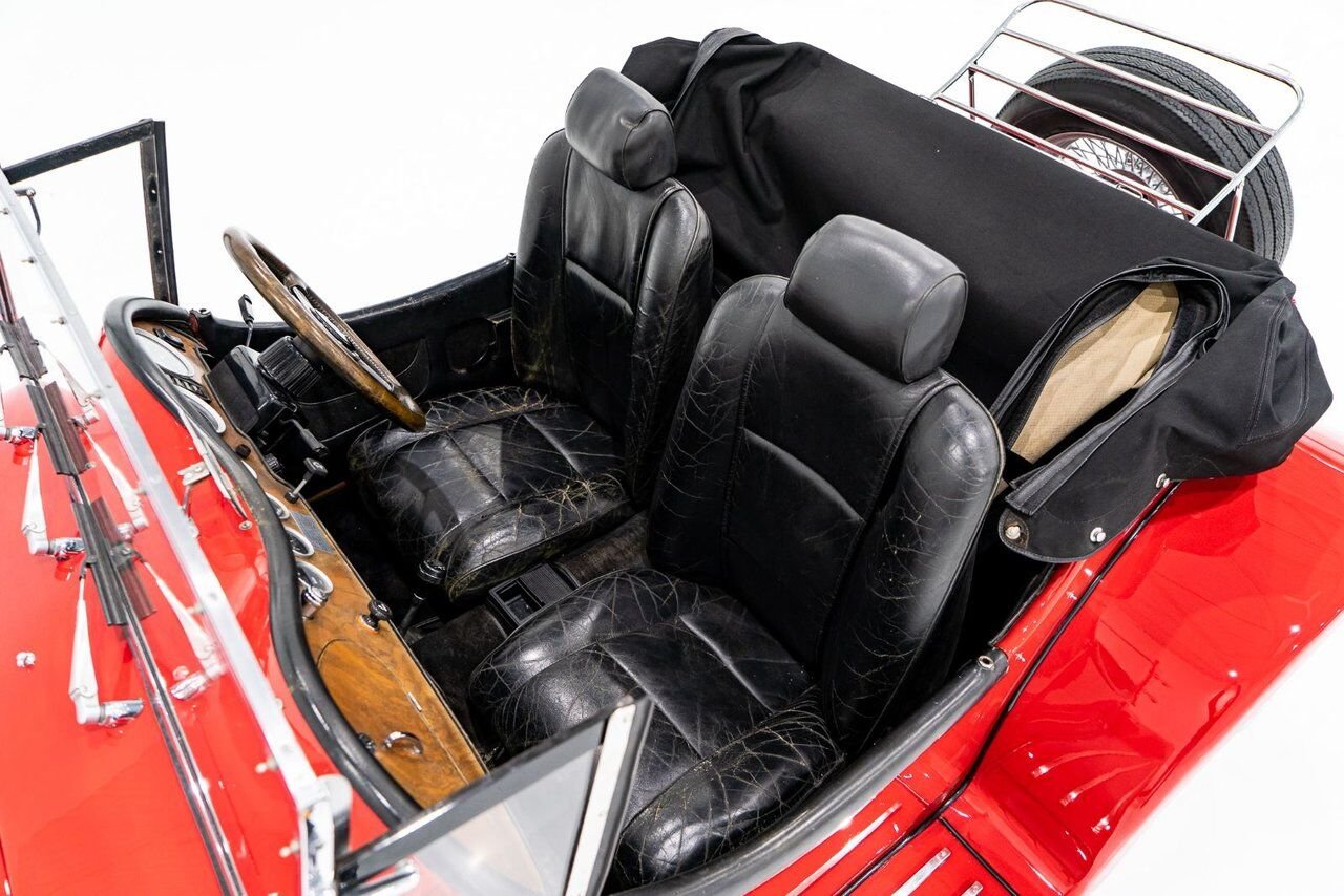 Panther J72 Roadster 1975 Rouge Montréal - photo #13