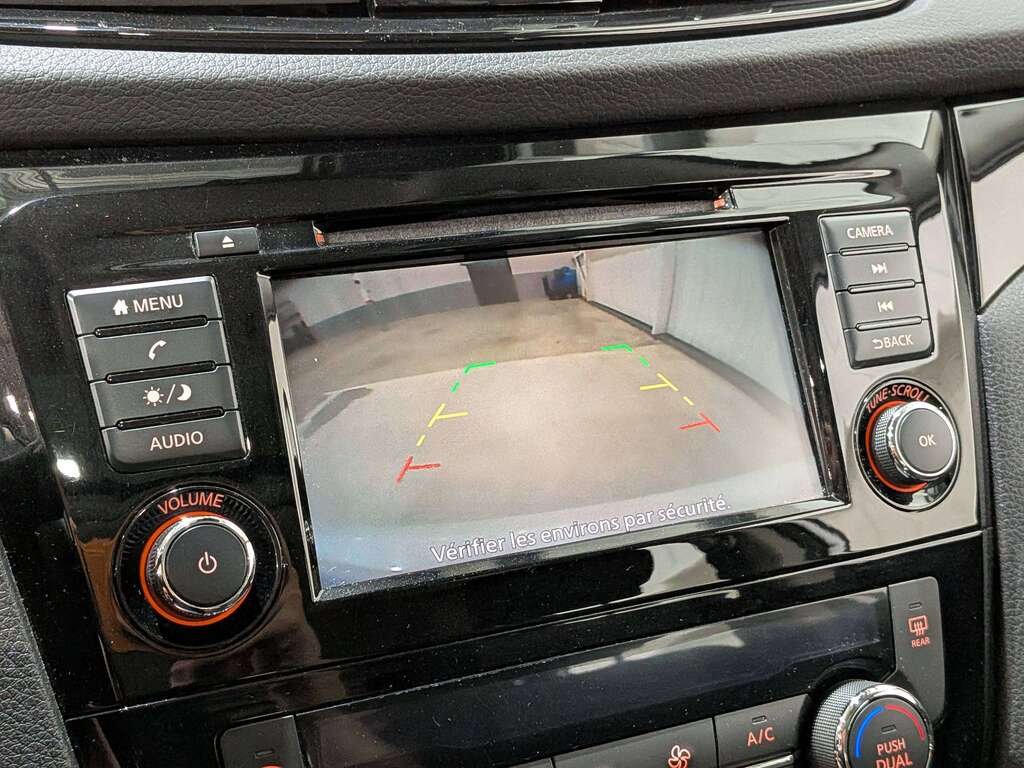 2021 Nissan Qashqai FWD SV CVT White Val-David - photo #2