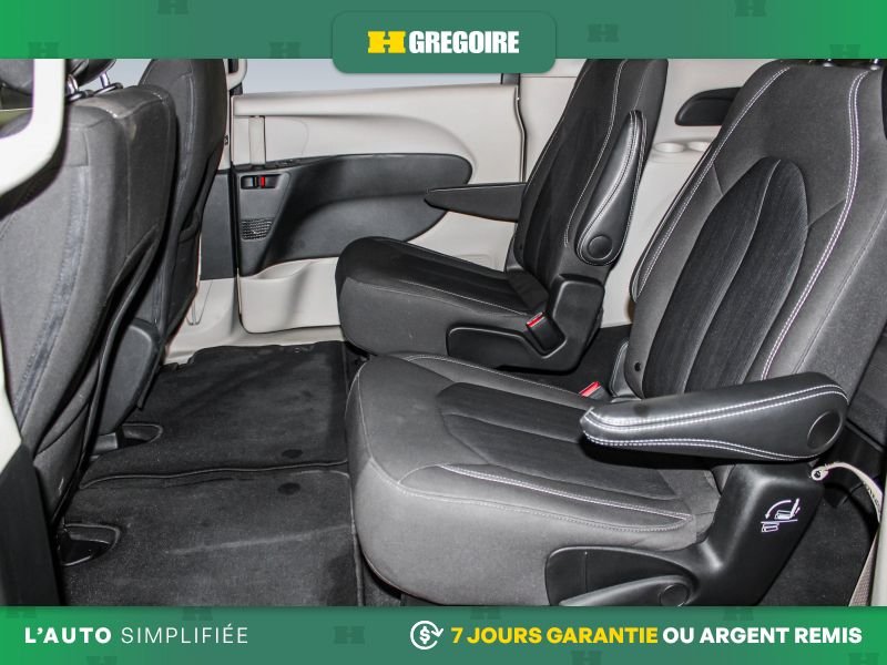 2024 Chrysler Grand Caravan Black Blainville - photo #17