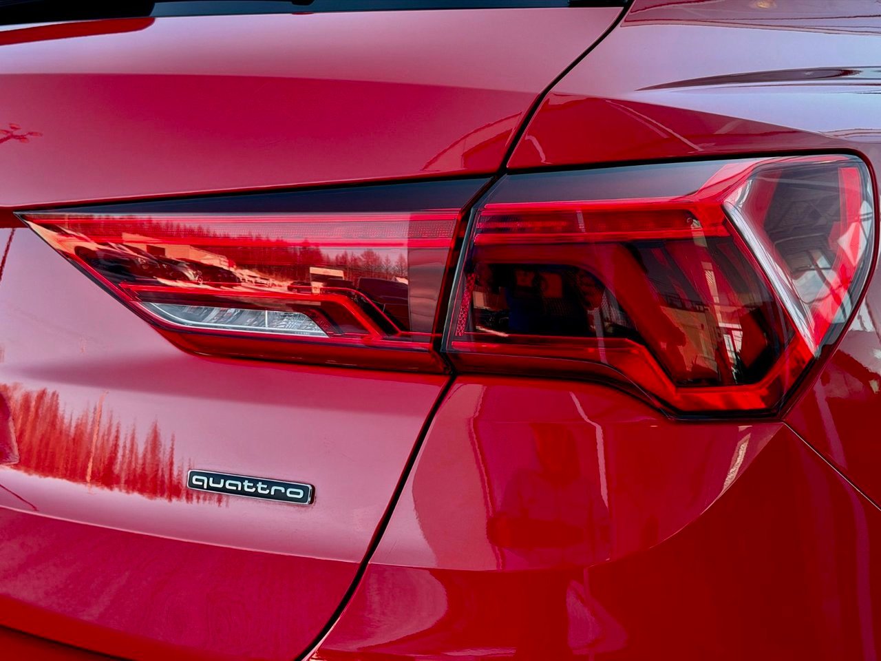 2019 Audi Q3 Red Notre-Dame-des-Prairies - photo #12
