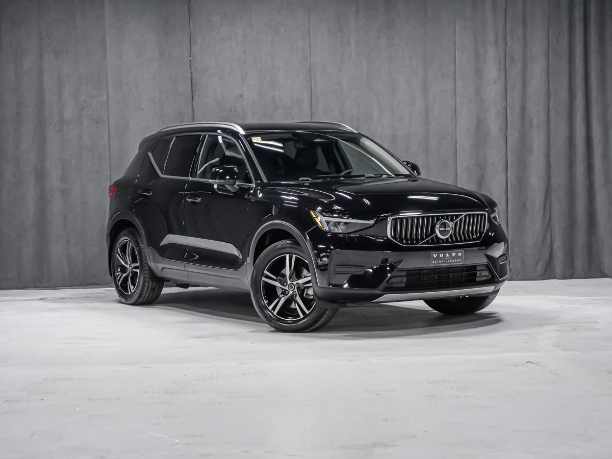 Volvo XC40 B5 CORE BRIGHT 2025 Noir Montréal - photo #1