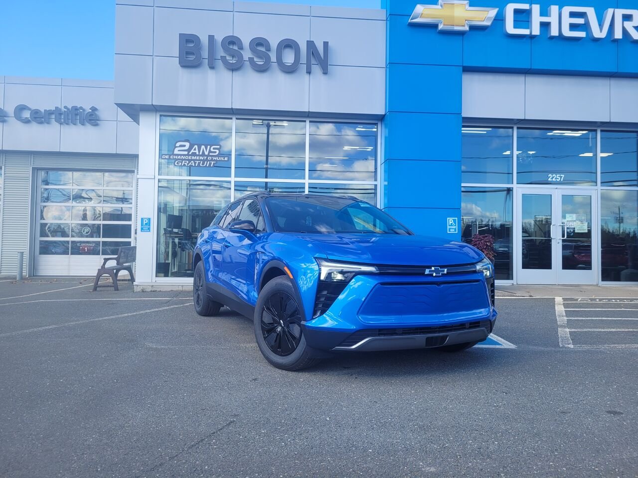 2026 Chevrolet Blazer EV Traction intégrale, 4 portes LT RIPTIDE BLUE METALLIC Thetford Mines - photo #1