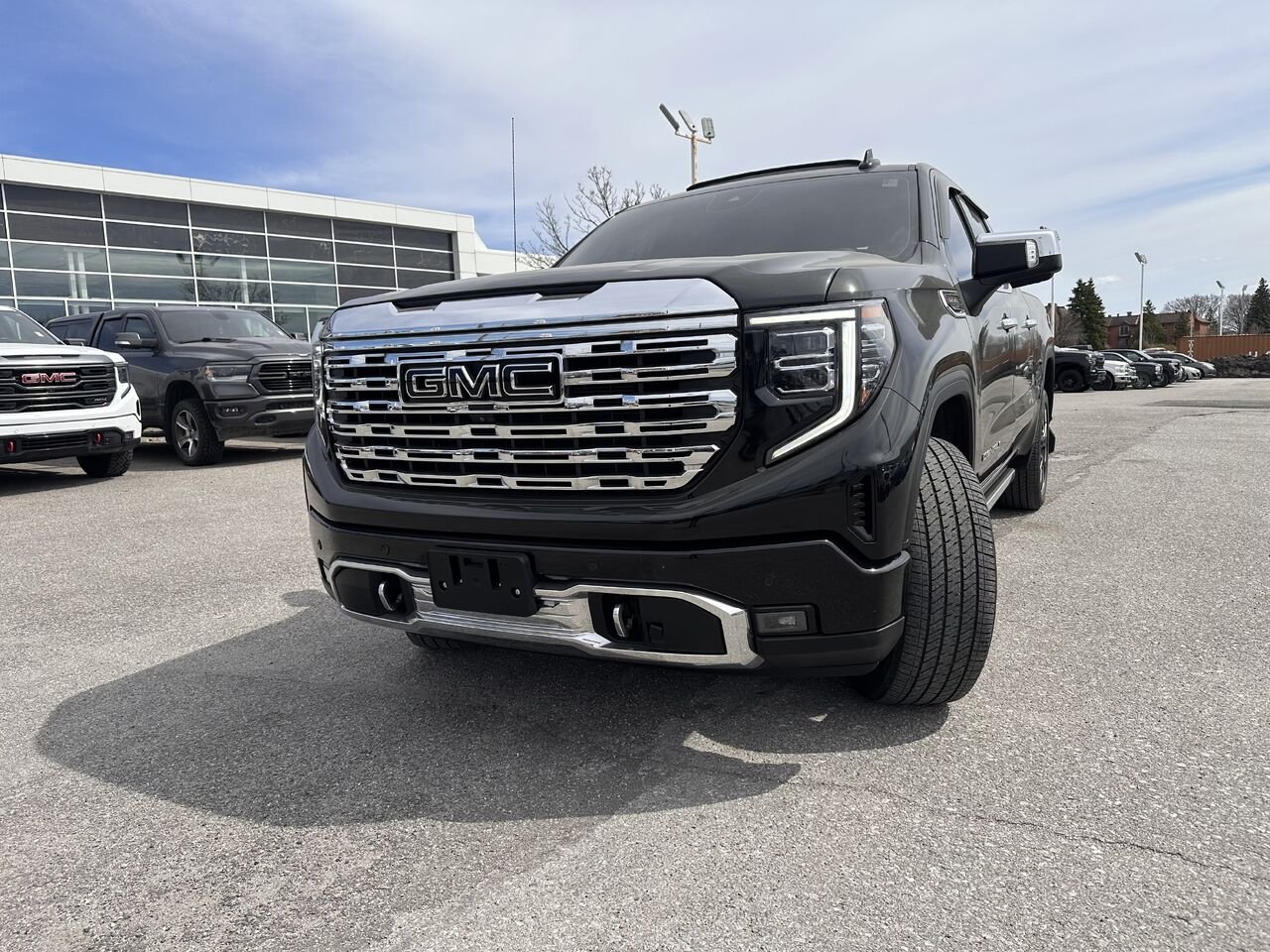GMC SIERRA K1500 DENALI Denali cabine multiplace 4RM 147 po 2023 Noir Ottawa & Gatineau - photo #0