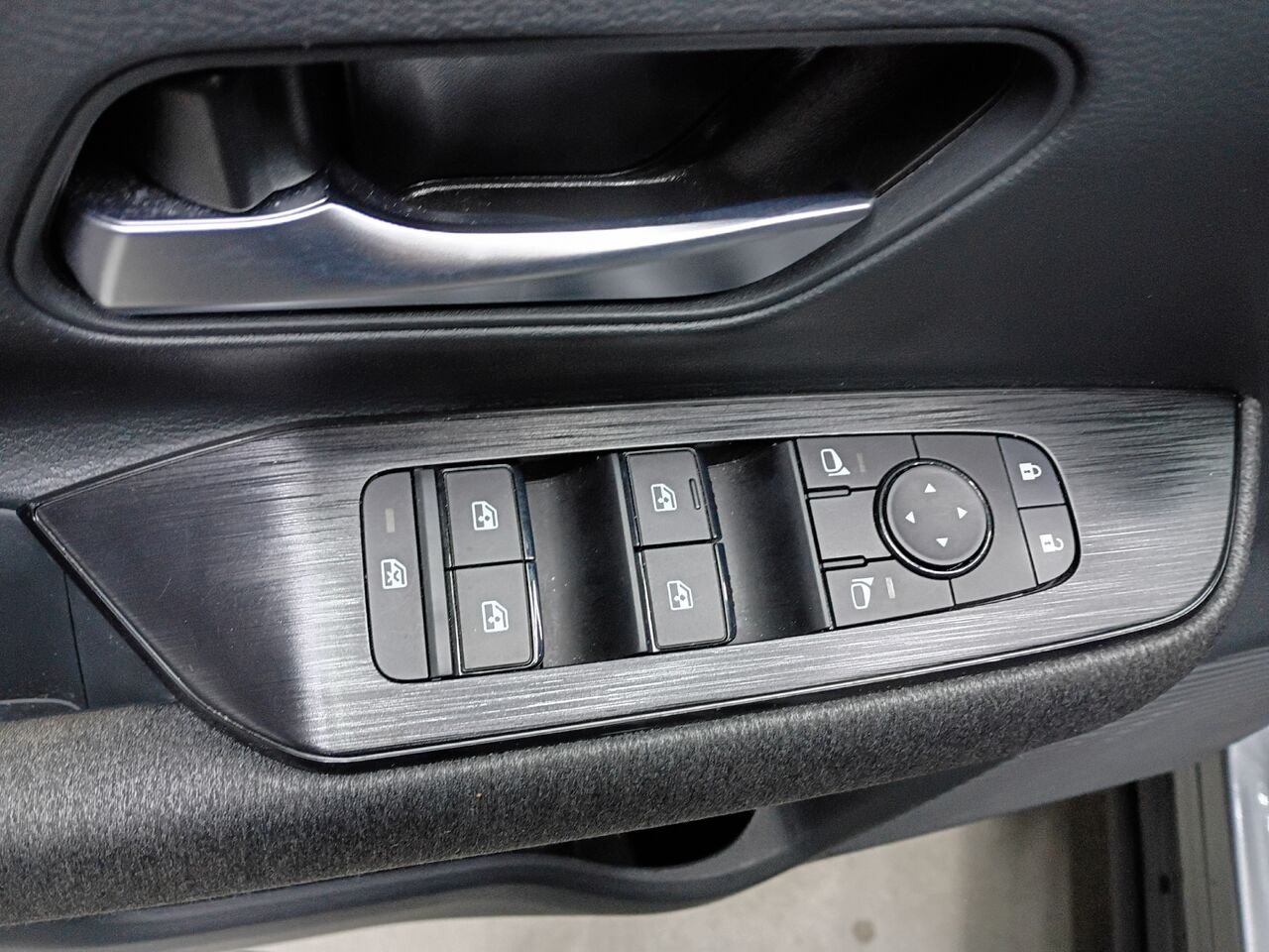 Nissan Kicks 2025 Gris Blainville - photo #16