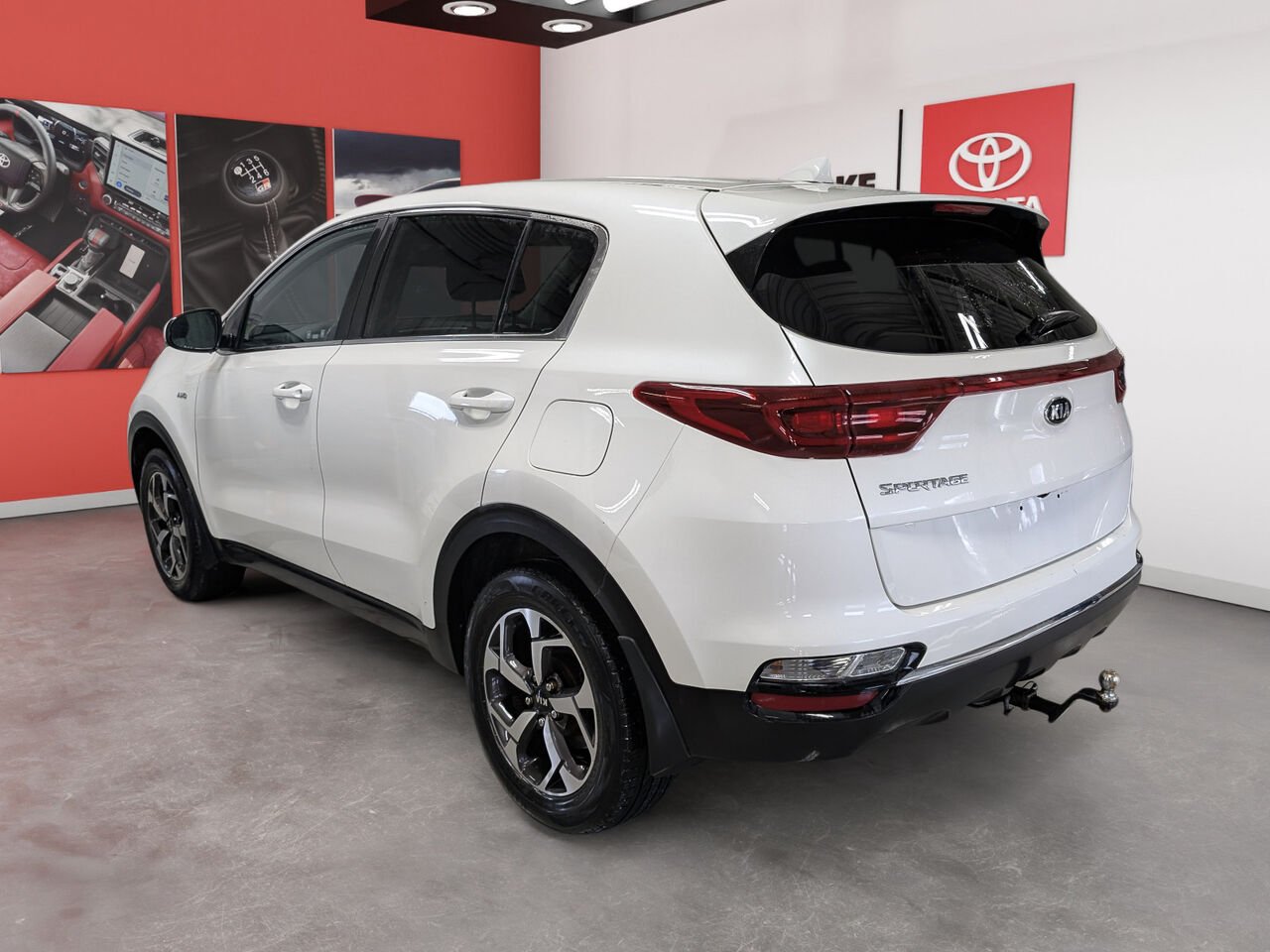 2022 Kia Sportage KNDPMCAC3N7974311 White Sherbrooke - photo #5