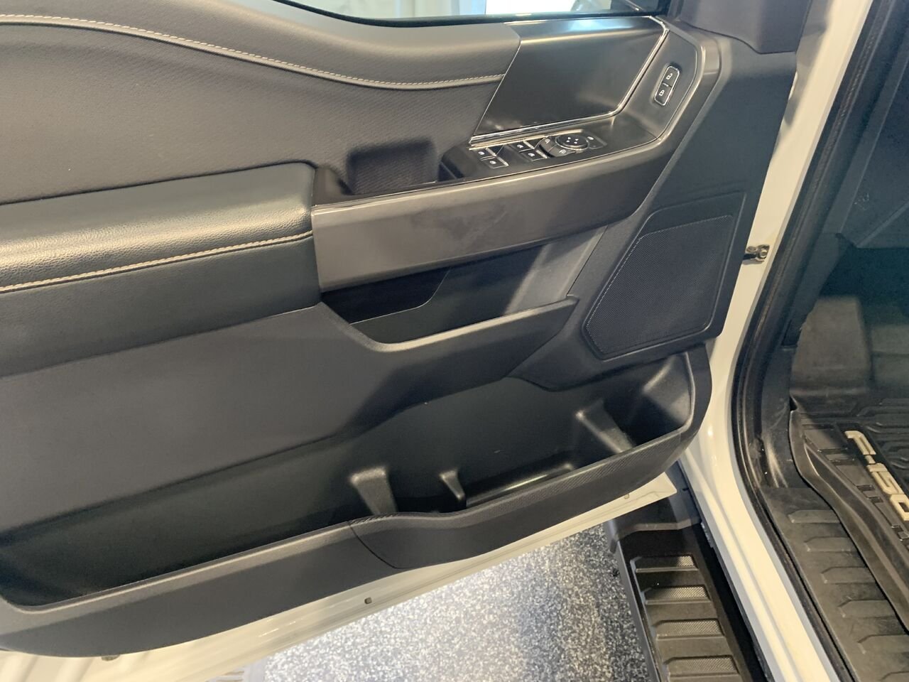 2024 Ford F-150 Grey Châteauguay - photo #23