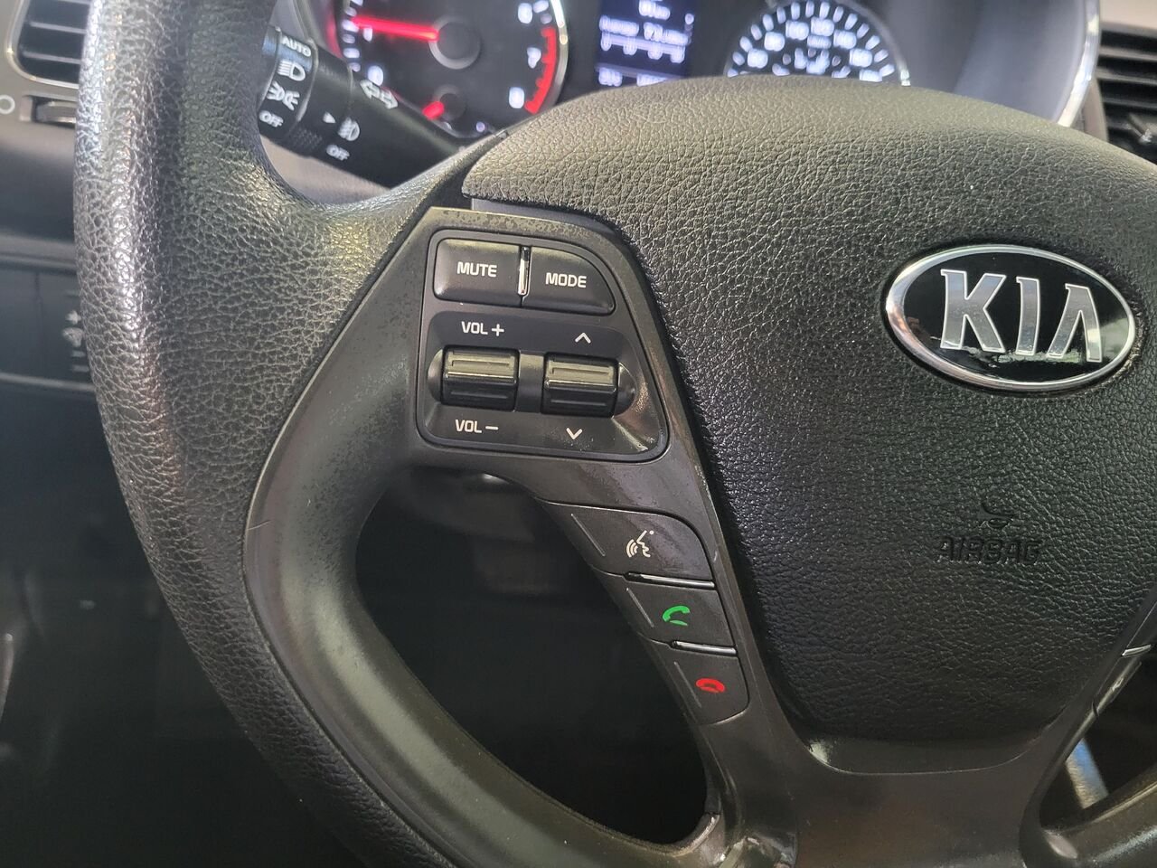 2017 Kia Forte Black  - photo #15