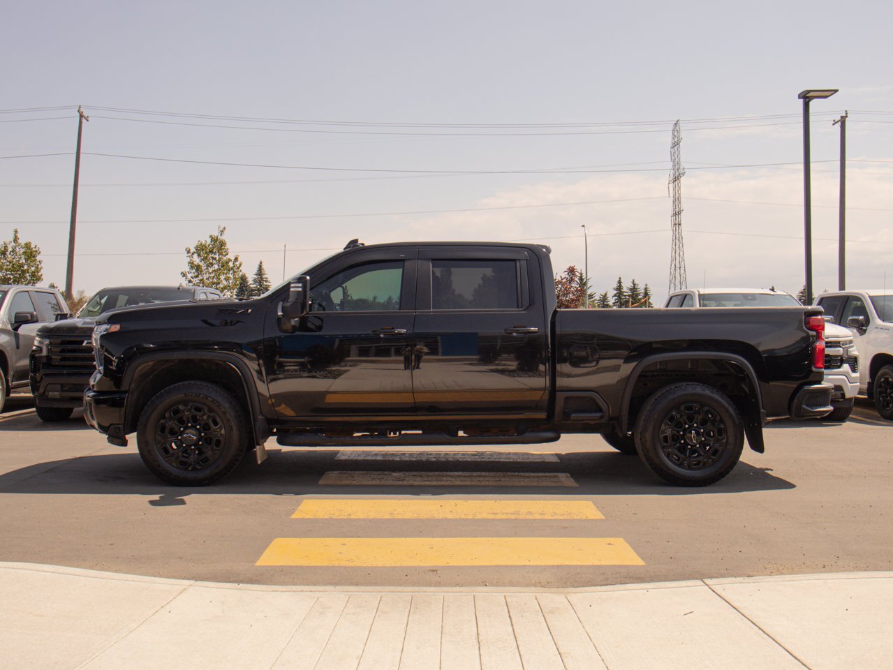 2024 Chevrolet Silverado 2500HD 4WD Crew Cab 159 LT Black Sherwood Park - photo #6