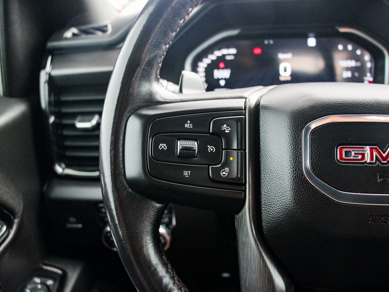 2022 GMC Sierra 1500 4WD Crew Cab 147 AT4 Black Sherwood Park - photo #20