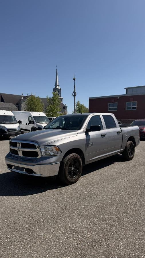RAM 1500 Classic 2023 Gris Lac Mégantic - photo #0