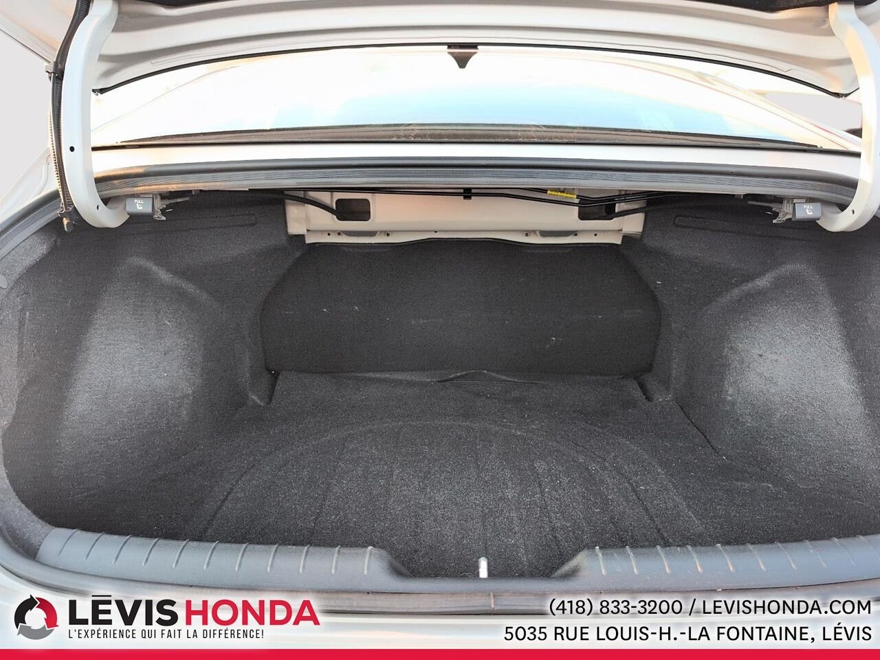2022 Hyundai Elantra Essential Essential IVT Grey Lévis - photo #13