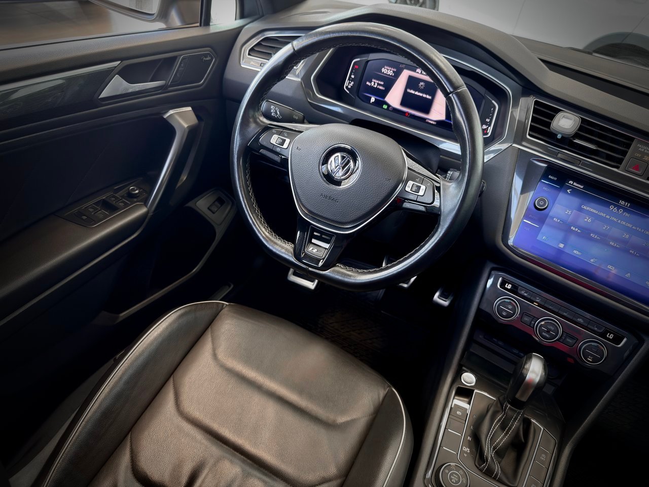 2021 Volkswagen Tiguan Silver Notre-Dame-des-Prairies - photo #30