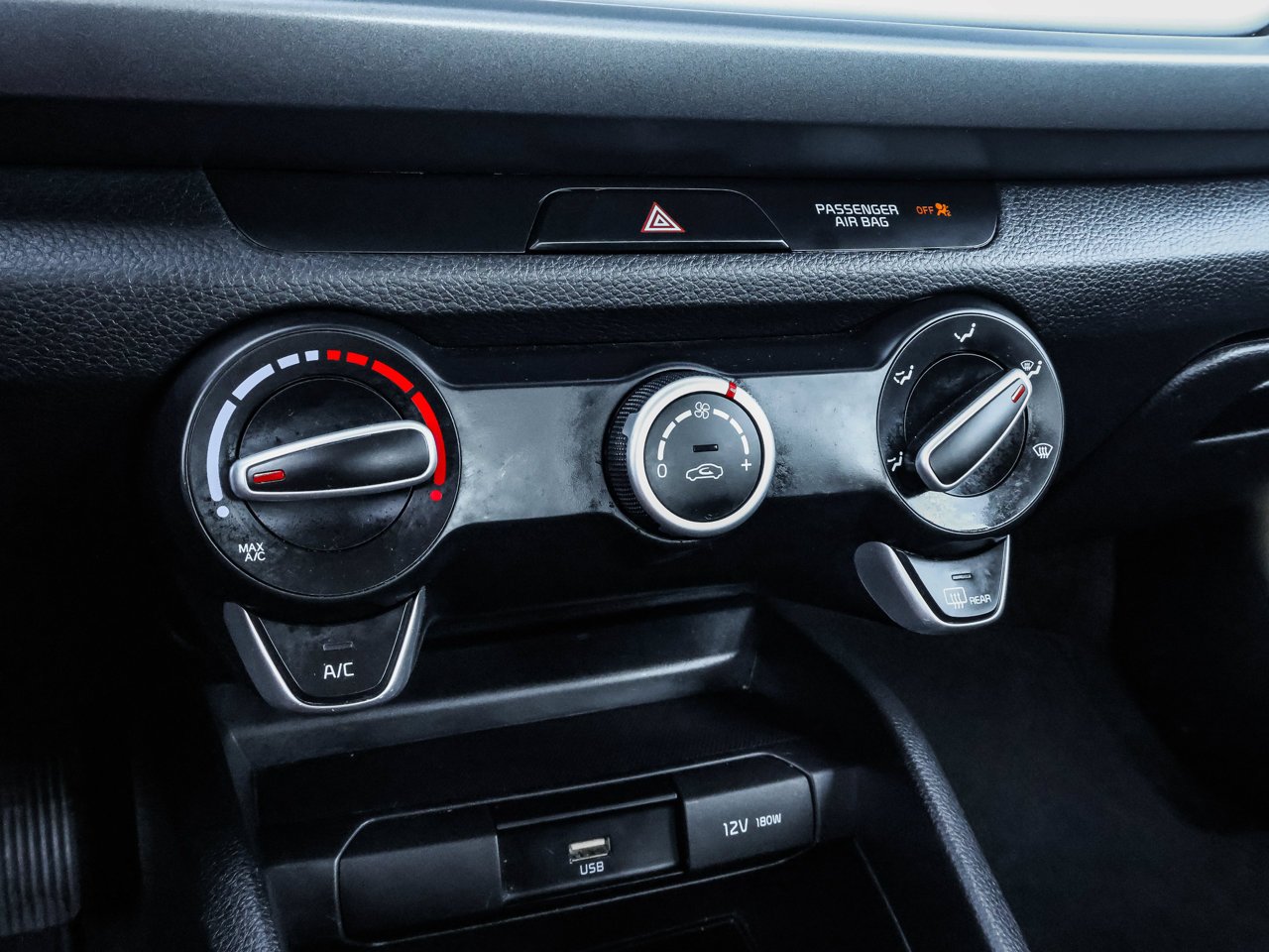 2022 Kia Rio 5-door LX+ IVT Blue Sherwood Park - photo #26
