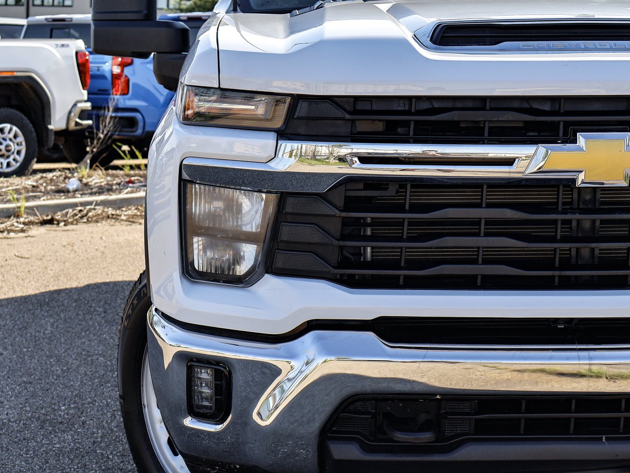2024 Chevrolet Silverado 3500HD 4WD Crew Cab 159 LT White Sherwood Park - photo #4