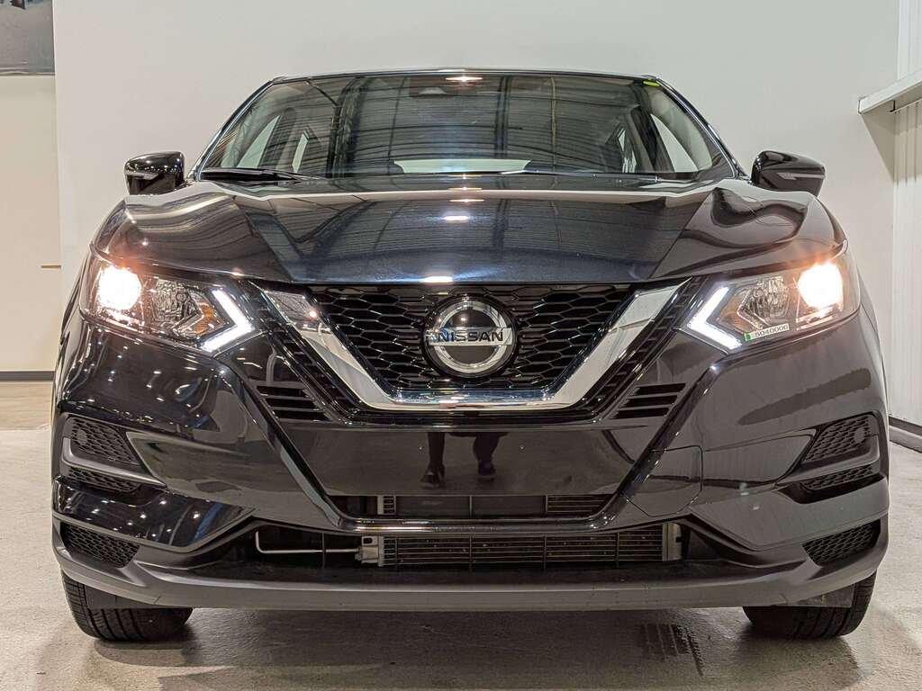 2023 Nissan Qashqai FWD S CVT Black Val-David - photo #1