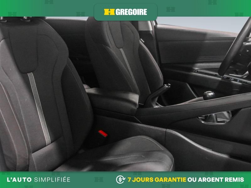 Hyundai Elantra 2022 Blanc Saint-Eustache - photo #28