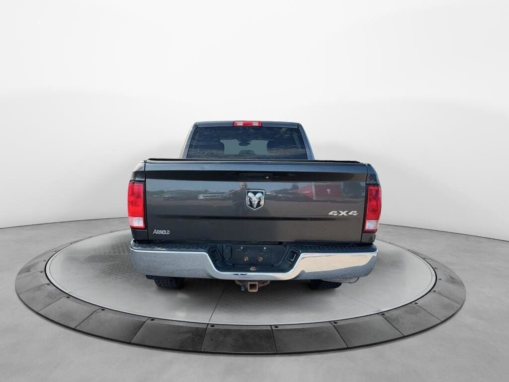 Ram 1500 NIV 3C6RR7KT0HG649048 2017 Gris Chicoutimi - photo #2