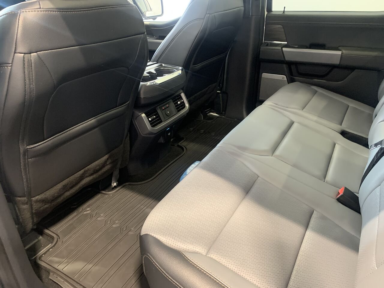 Ford F-150 Lightning LIGHTNING LARIAT CREW CAB 2025 Blanc Châteauguay - photo #19