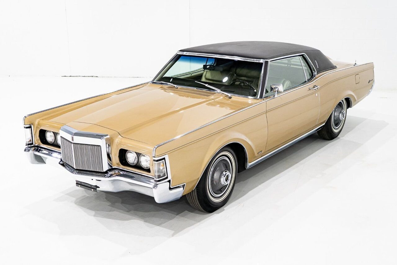 Lincoln Continental Only 687 miles from new. Unrestored example **PRICE IN USD** 1969 Or Montréal - photo #29