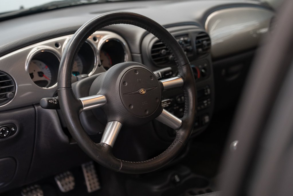 2004 Chrysler PT Cruiser Black Montreal - photo #11