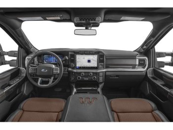 Ford Super Duty F-350 à roues arrière jumelées King Ranch