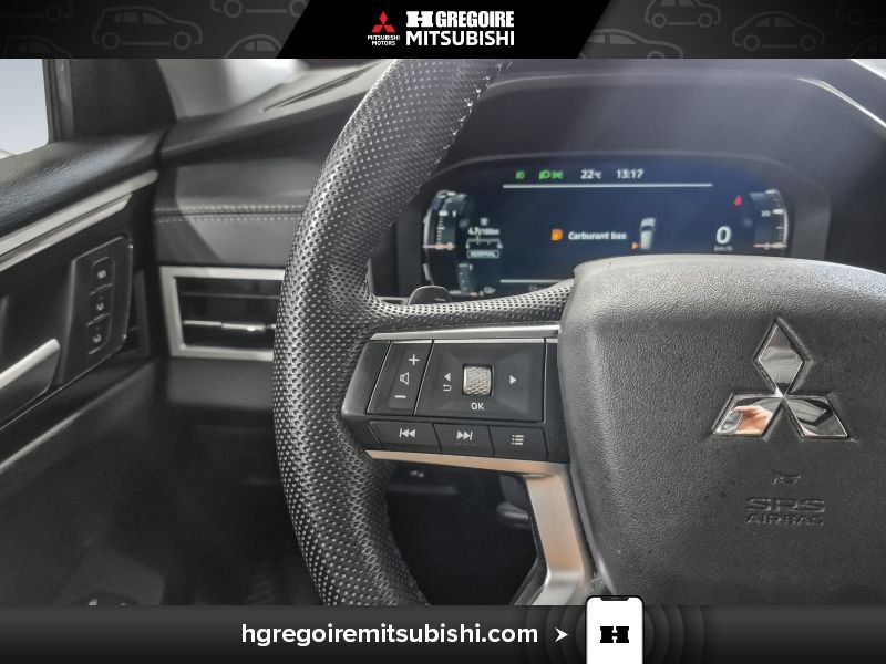 2023 Mitsubishi Outlander Plug-In Hybrid Black Laval - photo #20