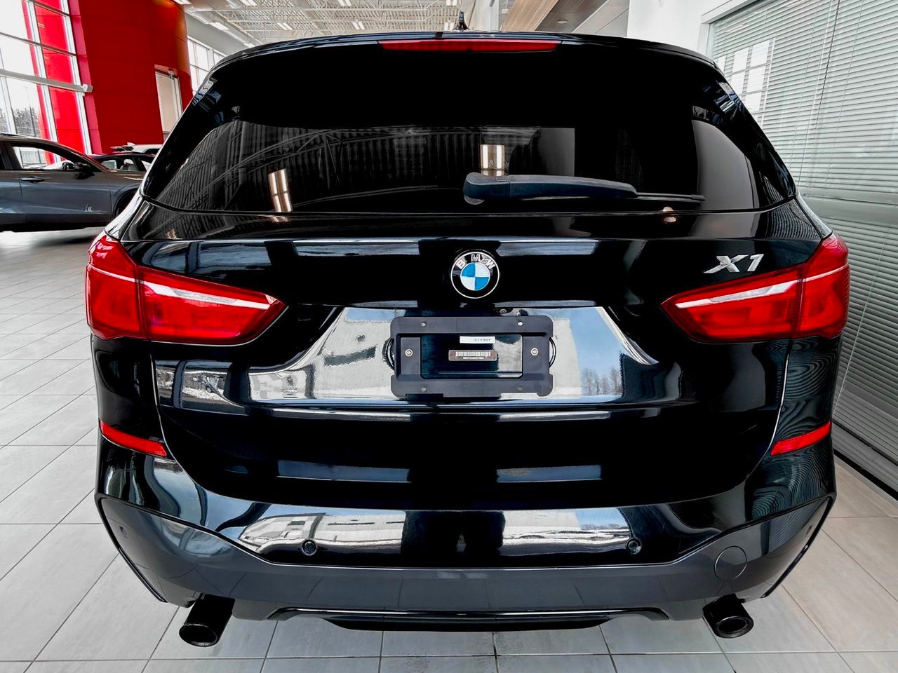 BMW X1 2017 Noir Notre-Dame-des-Prairies - photo #8