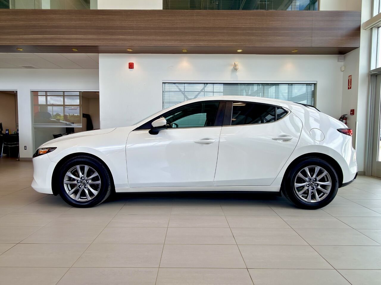 Mazda Mazda3 Sport 2022 Blanc Notre-Dame-des-Prairies - photo #2