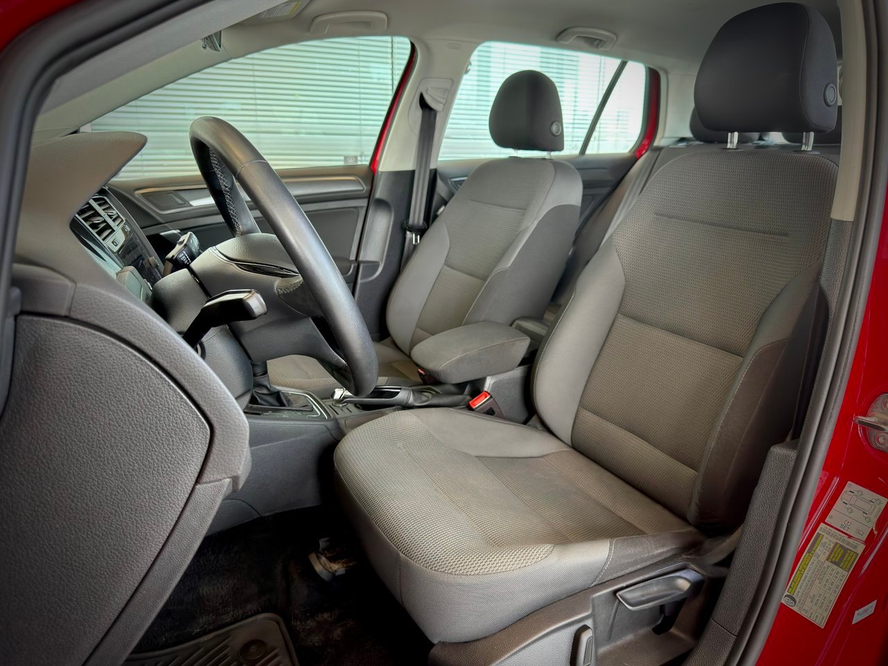 2021 Volkswagen Golf Red Notre-Dame-des-Prairies - photo #14