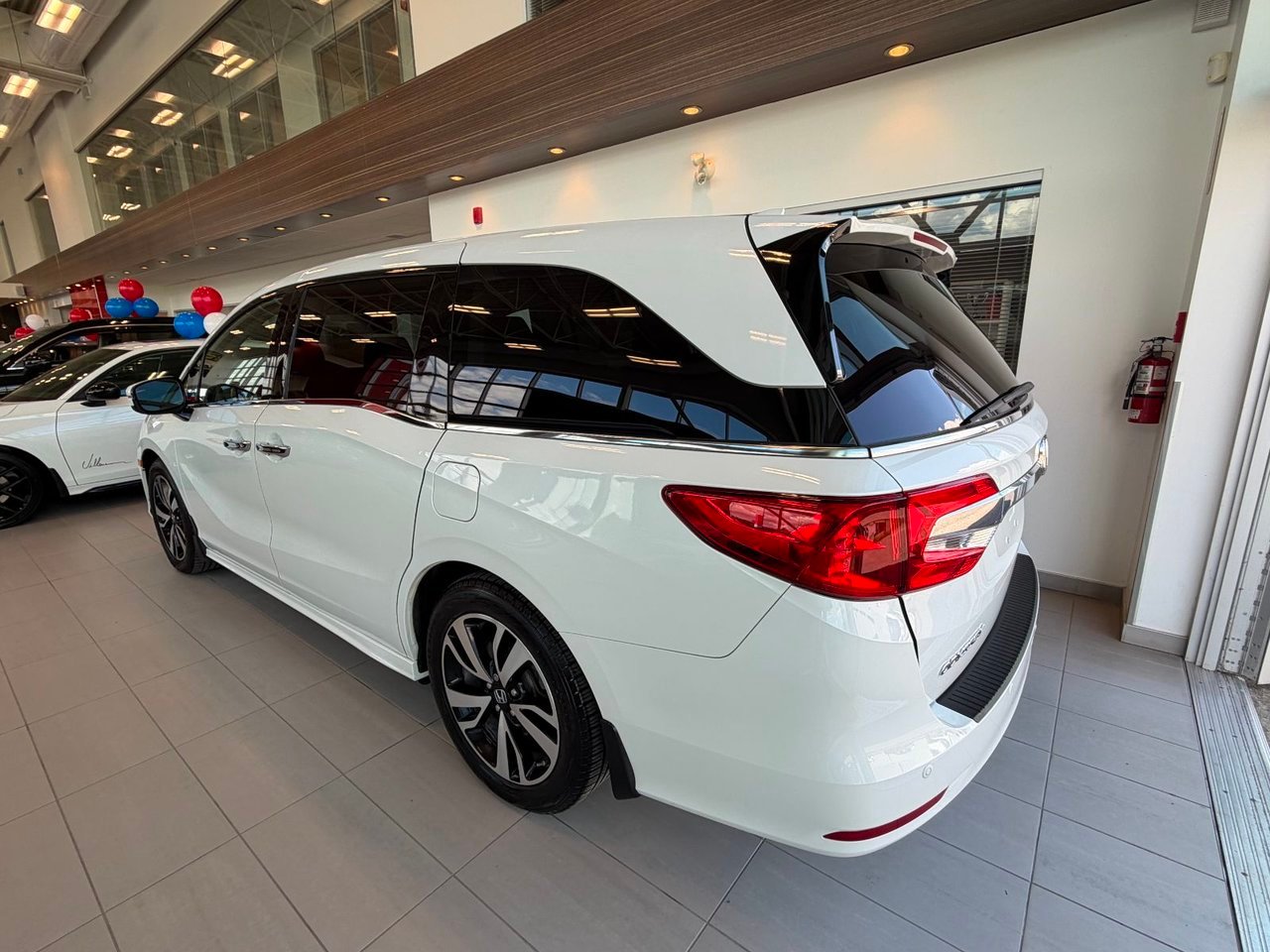 2020 Honda Odyssey White Notre-Dame-des-Prairies - photo #5