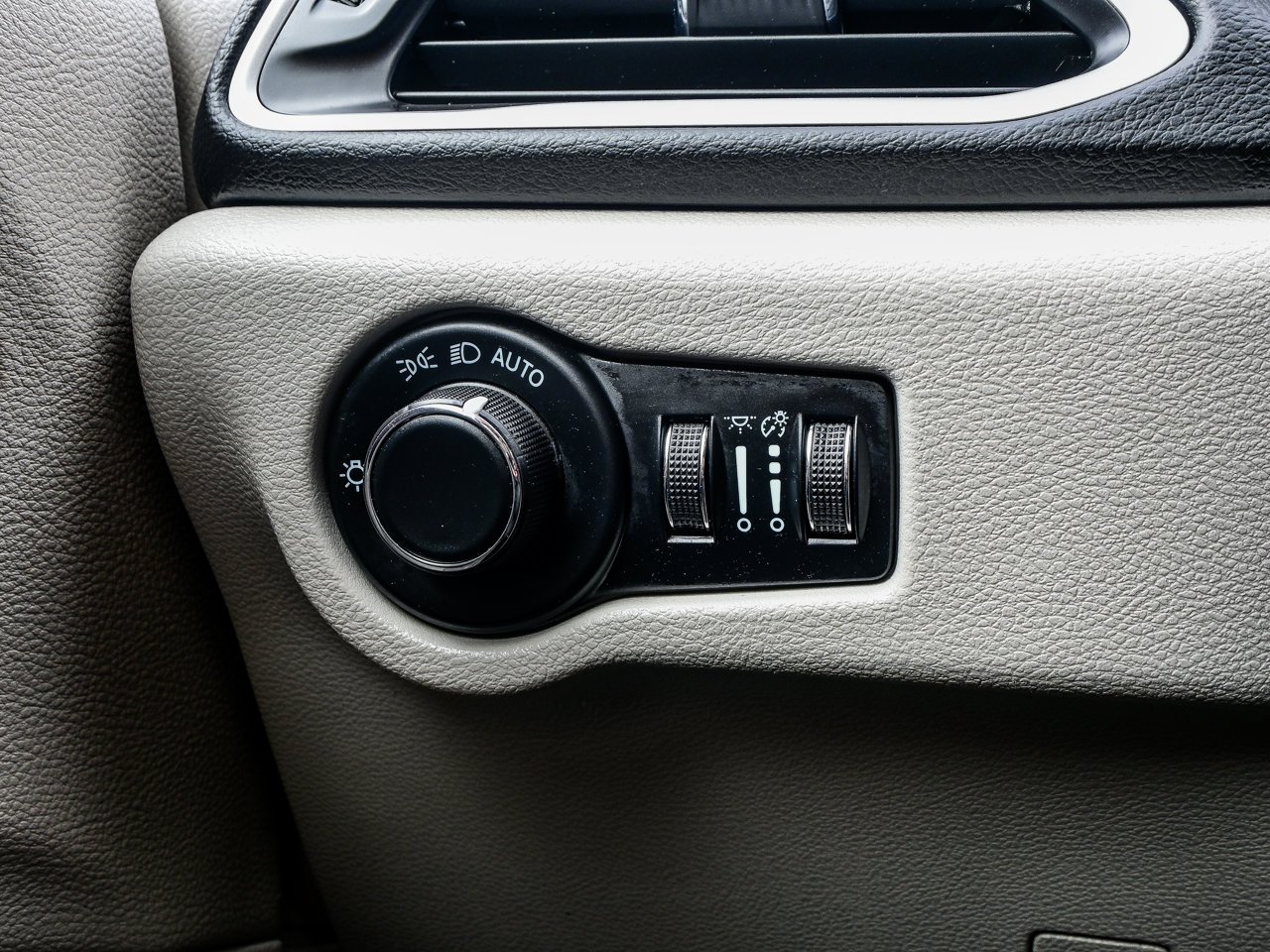2023 Chrysler Grand Caravan SXT 2WD Grey Sherwood Park - photo #18