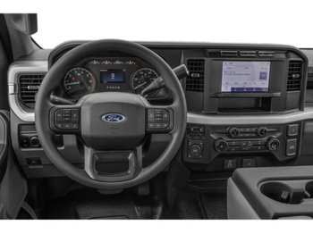 Ford Super Duty F-350 à roues arrière simples XL