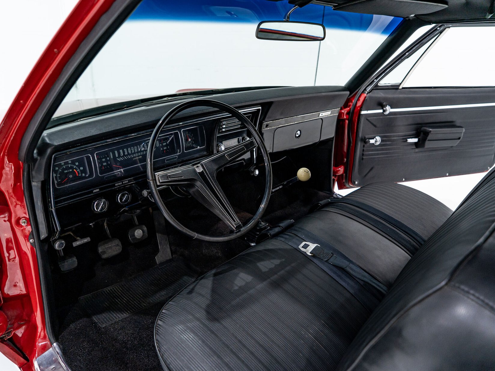 Chevrolet Biscayne **PRIX EN USD** L36 4 speed GM Canada paperwork 1968 Rouge Montréal - photo #8