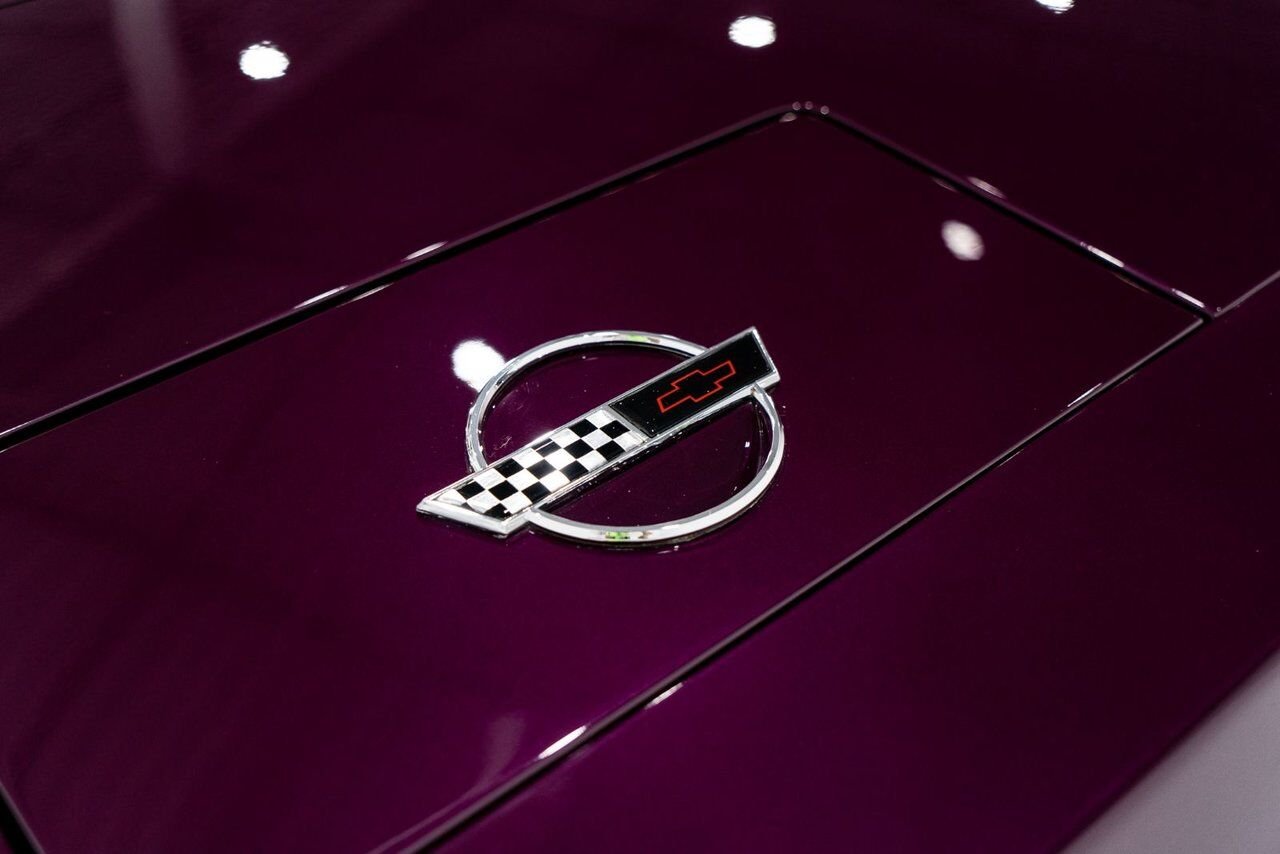 Chevrolet Corvette *PRIX EN USD* RPO Z4Z PACE CAR PRESENTED IN DELIVERY PACKAGING WITH ONLY 192MILES (307KM) FROM NEW 1995 Blanc Montréal - photo #61