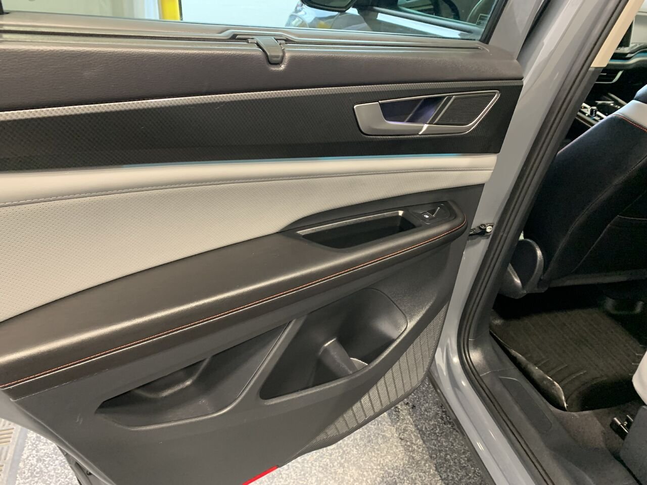 Volkswagen Atlas PEAK EDITION ATLAS PEAK EDITION 2025 Gris Châteauguay - photo #30