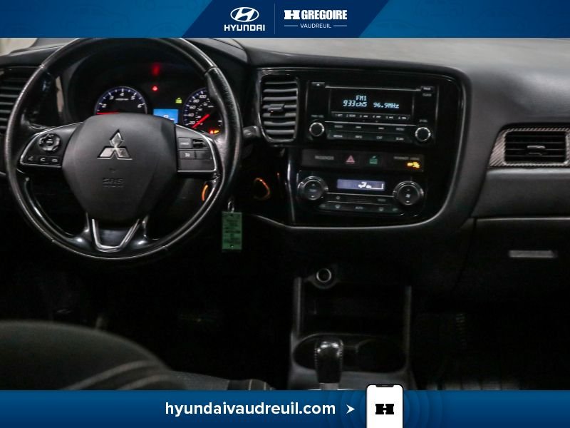 Mitsubishi Outlander YW141 | 2WD 4dr ES 2016 Brun Laval - photo #22