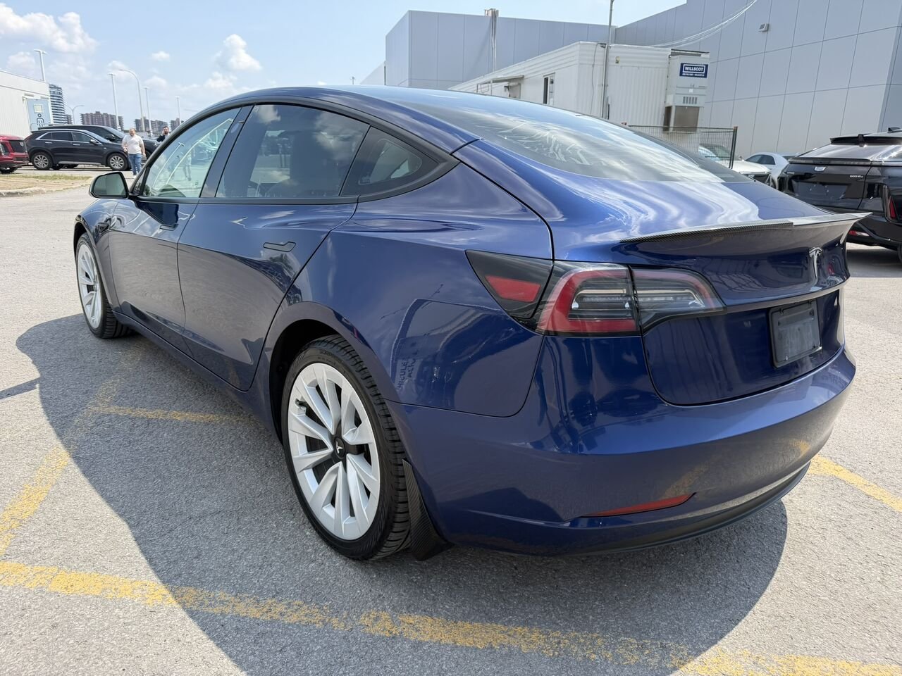 Tesla Model 3 2023 Bleu Laval - photo #9