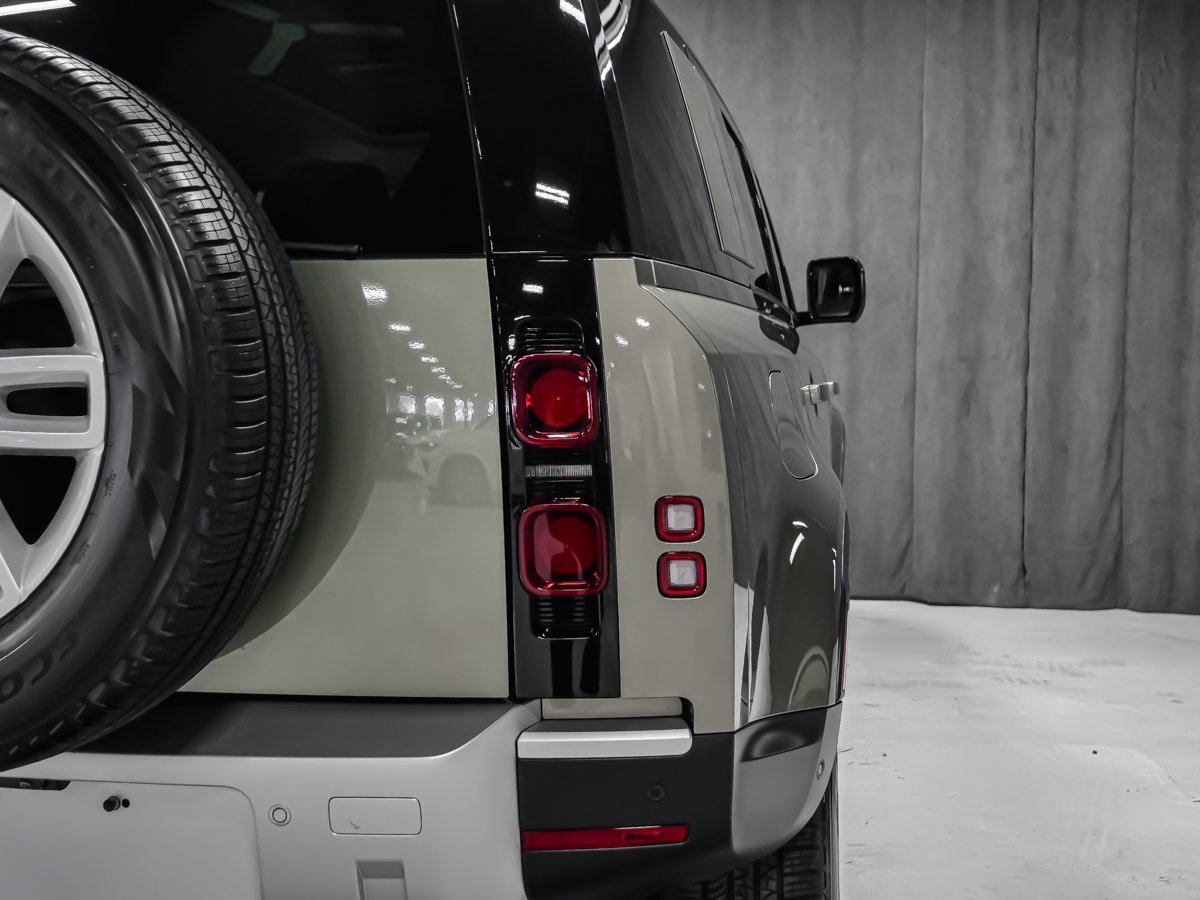 2025 Land Rover Defender S Green Montreal - photo #7