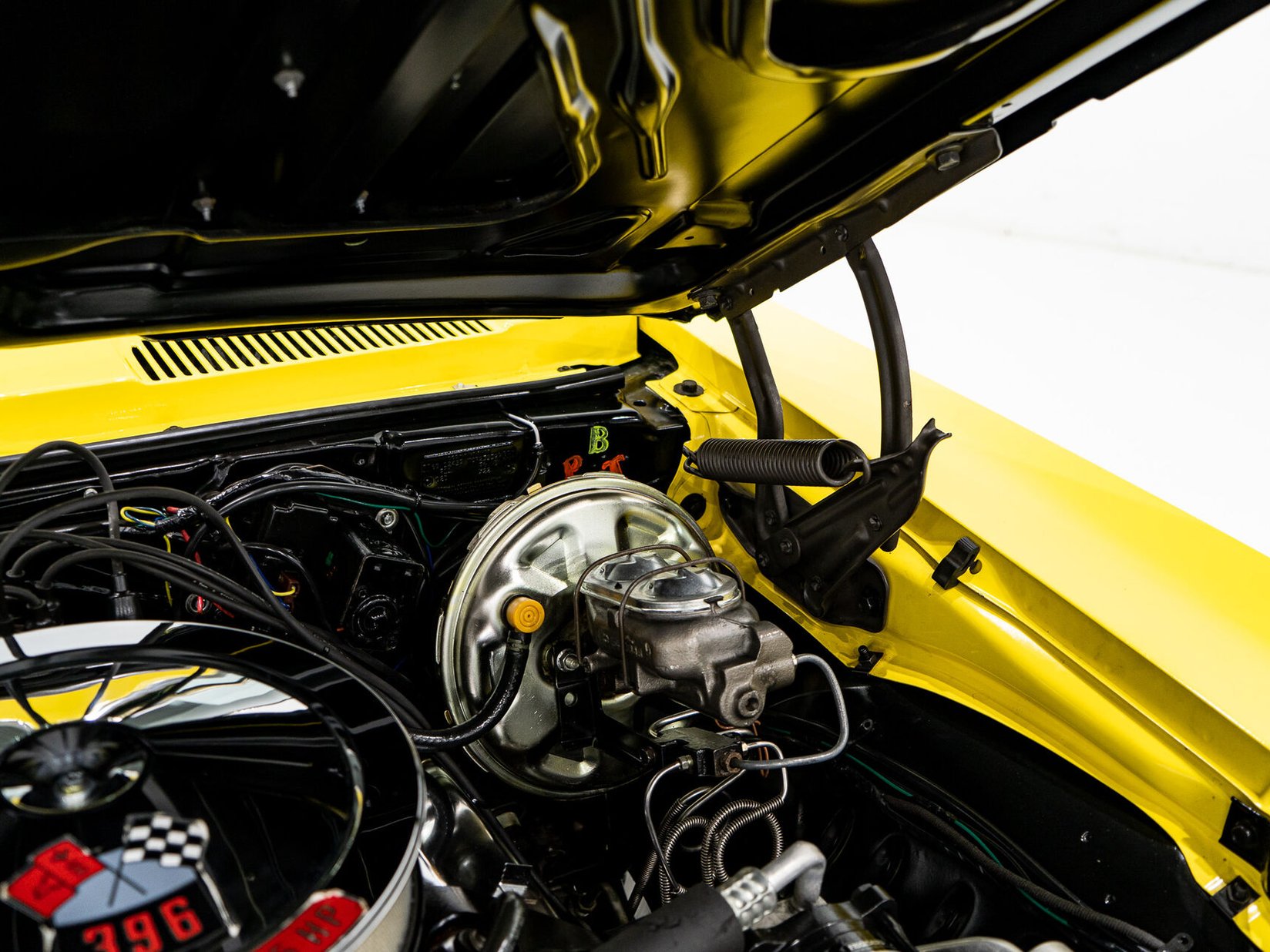 1969 Chevrolet Camaro SS **PRIX EN USD** With factory A/C Yellow Montreal - photo #20