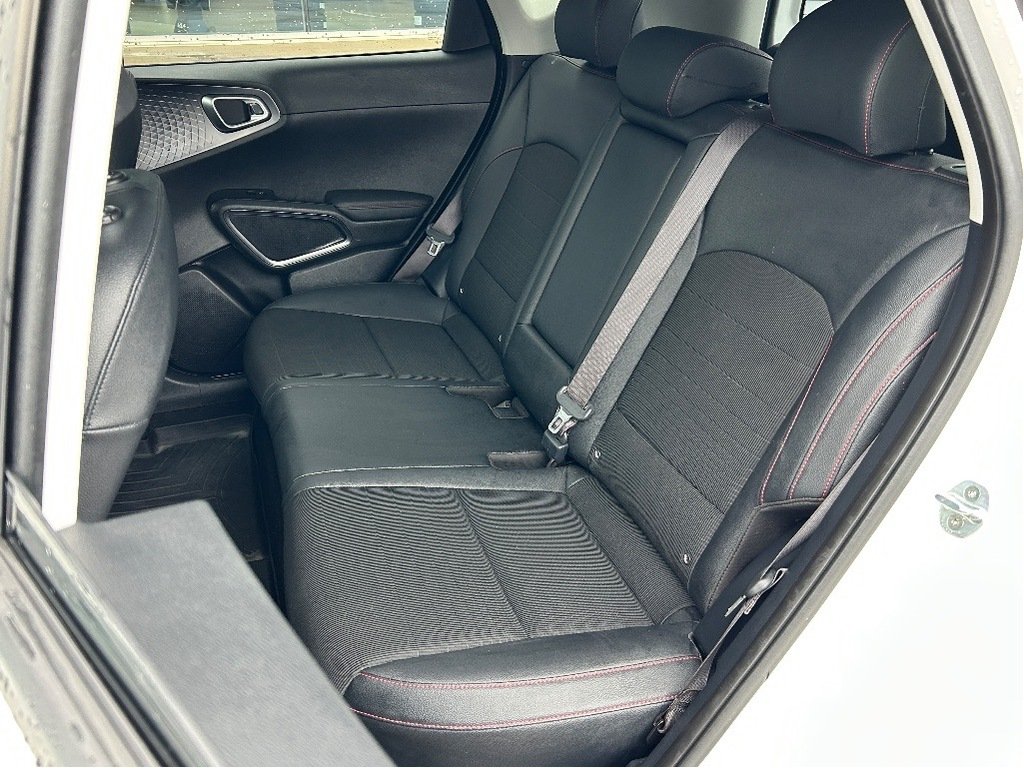 2020 Kia Soul White Gatineau - photo #17