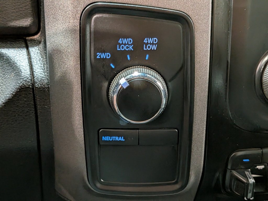 Ram 1500 Express 4x4 Quad Cab 6'4" Box *Ltd Avail* 2018 Noir Val-David - photo #21