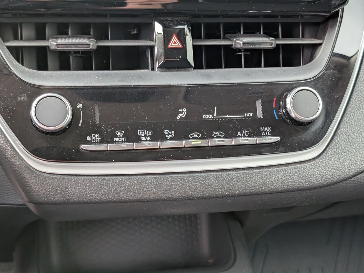 Toyota Corolla L/AC/CAMÉRA DE RECUL/COMMANDES AUDIO AU VOLANT/BLUETOOTH 2024 Noir minuit métallisé Sherbrooke - photo #11