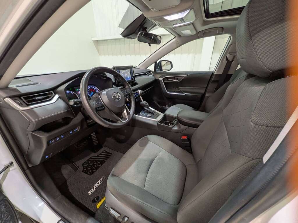 2022 Toyota RAV4 Hybrid XLE AWD White Val-David - photo #8